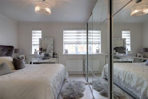 74 Westfield Close, Enfield, EN3 7RU