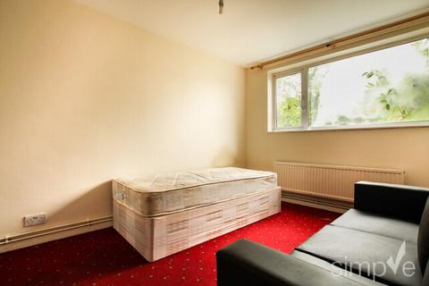 2 Melrose Close, Hayes, UB4 0AZ