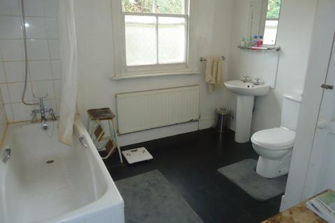 1 bedroom in a house share to rent, A, Woodland Rise, Muswell Hill, N10
