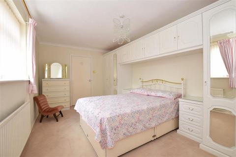 36 Bishops Way, Canterbury, CT2 8DS