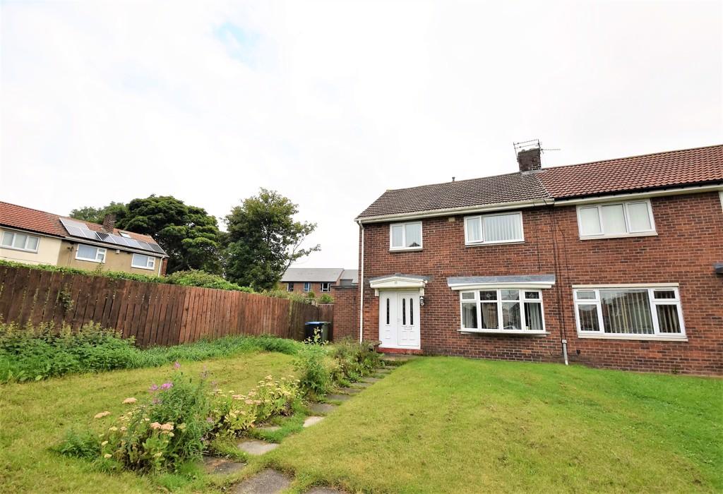 Bailey Rise, Peterlee, County Durham... 3 bed semidetached house £85,000