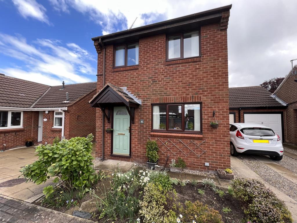 Lidgett Court, Garforth 3 bed detached house £1,200 pcm (£277 pw)