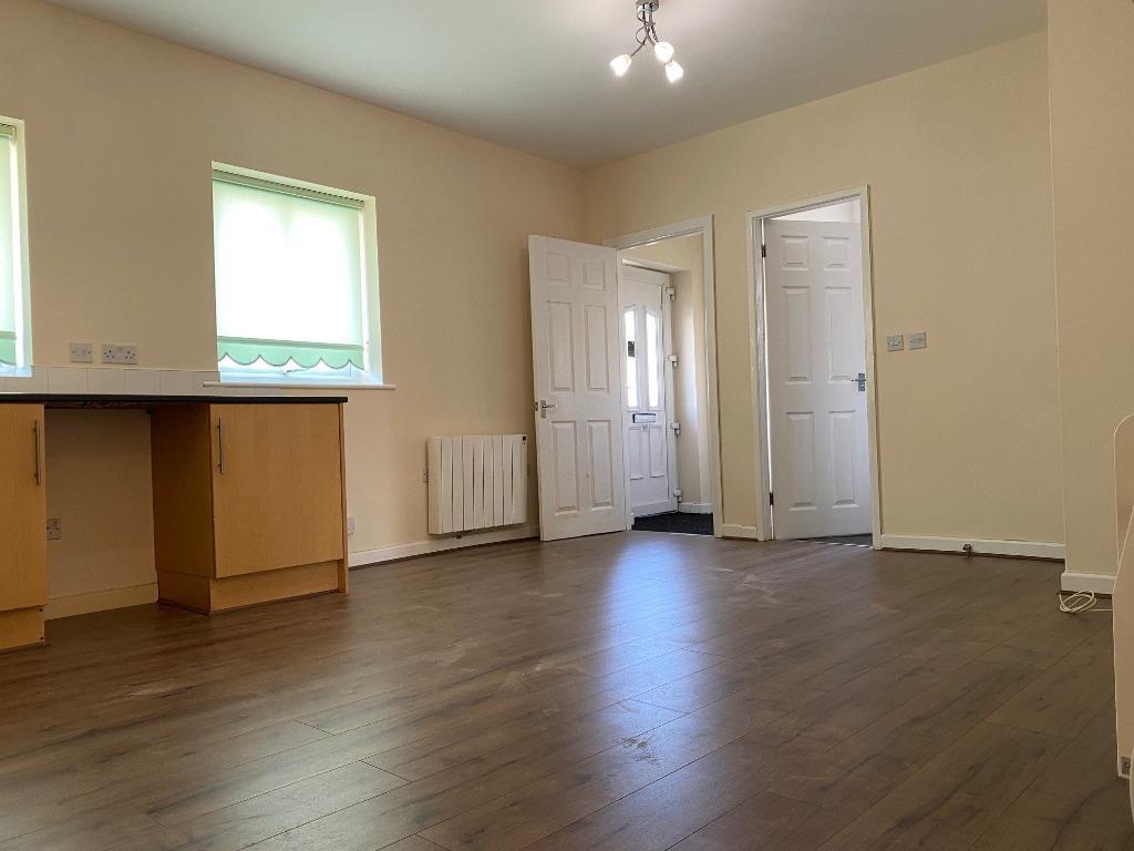 Oak Avenue, NewtonLeWillows, WA12 2 bed flat £495 pcm (£114 pw)