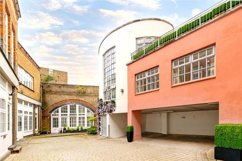 6 Blake Mews, Richmond, TW9 3GA