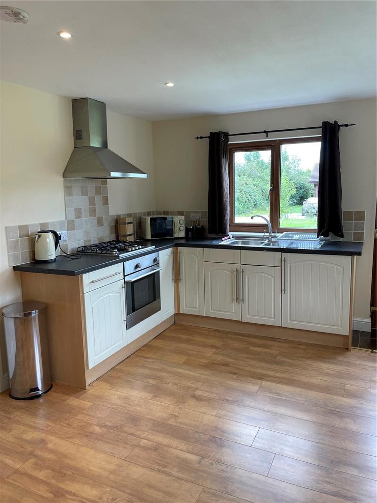 Chilton Trinity, Bridgwater, TA5 1 bed parking £750 pcm (£173 pw)