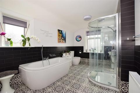 2 Cecilia Road, Ramsgate, CT11 7DY