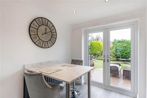 8 Briar Grove, Harworth, Doncaster, DN11 8SE