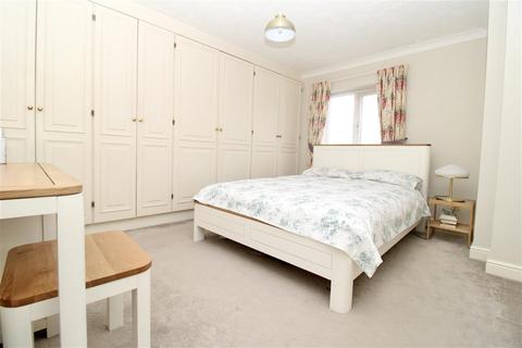 31 Bixley Drive, Rushmere St Andrew, Ipswich, IP4 5TX