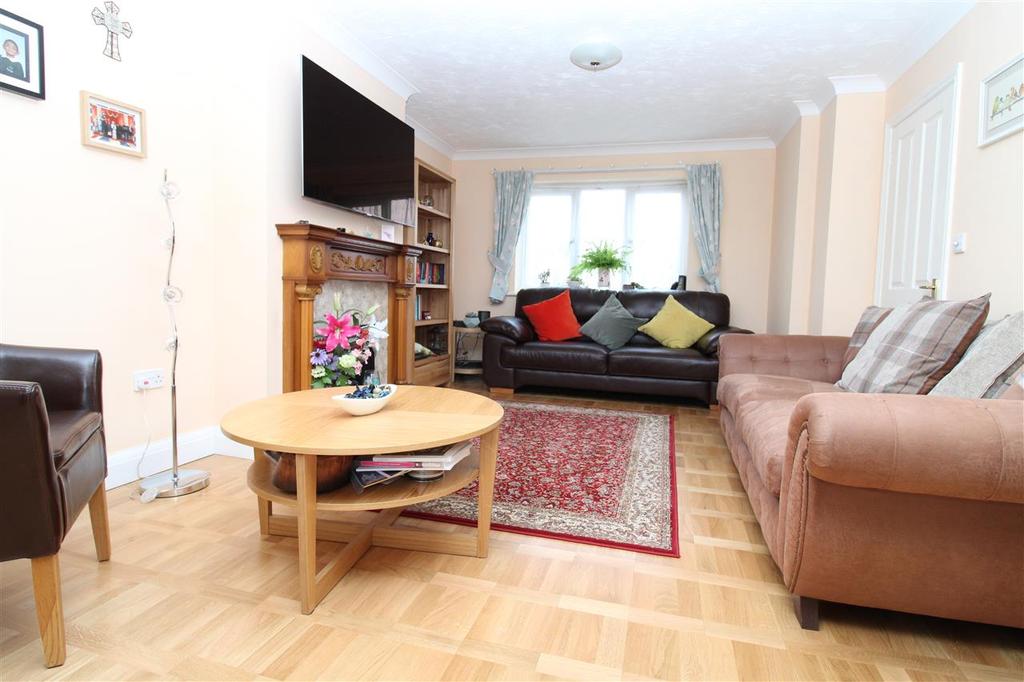 Lounge / Dining Room