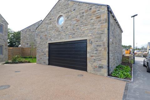 4 bedroom detached house to rent, Higher Raikes Drive, Skipton, BD23