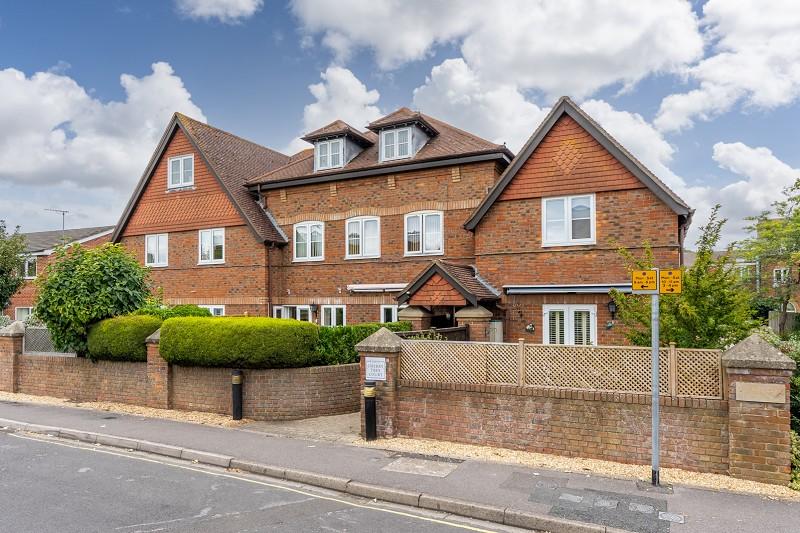 Havelock Road, Warsash, Southampton, Hampshire. SO31 9AG 1 bed flat £