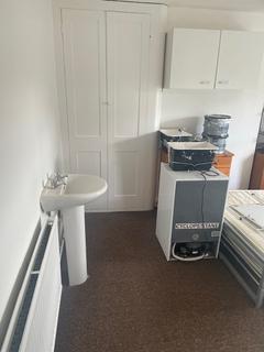 1 bedroom in a house share to rent, Bath Road
