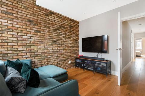 Flat 2, 3 Willcott Road, London, W3 9QX