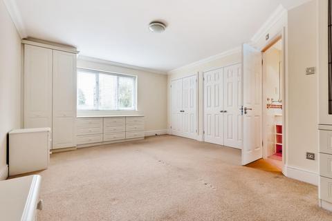 Flat 6, Osiers Court Steadfast Road, Kingston Upon Thames, KT1 1PL
