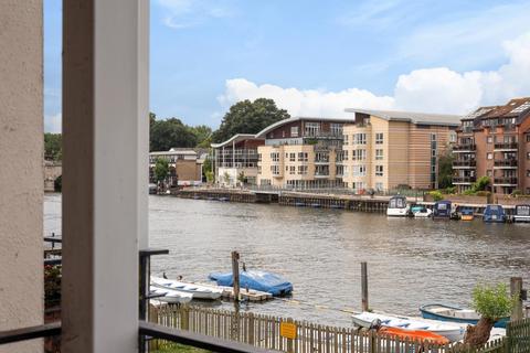 Flat 6, Osiers Court Steadfast Road, Kingston Upon Thames, KT1 1PL