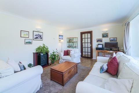 6 Hazel Avenue, Crieff, PH7 3ER