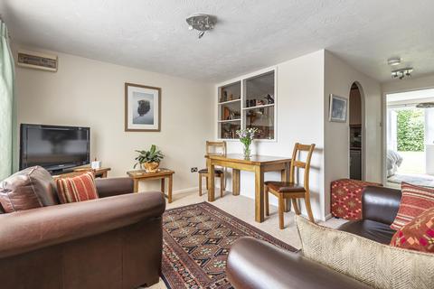 8 Five Trees Close, Tetbury, GL8 8DE