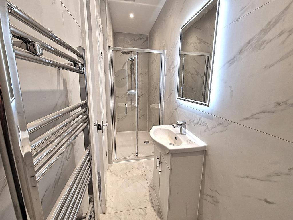 House in Chigwell - View 5
