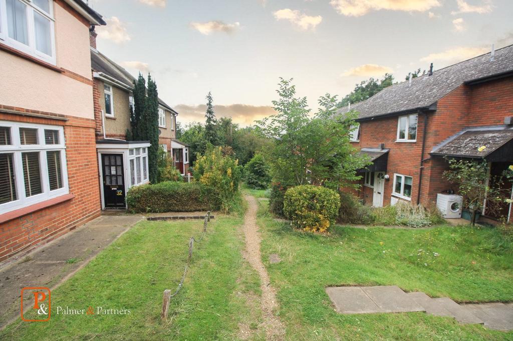 St Albans Road, Colchester, Essex, CO3 2 bed terraced house £900 pcm