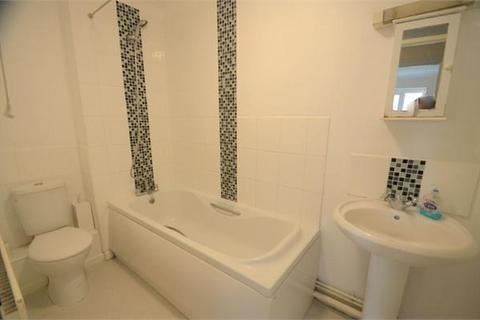 2 bedroom flat to rent, Field Mead, Colindale, NW9