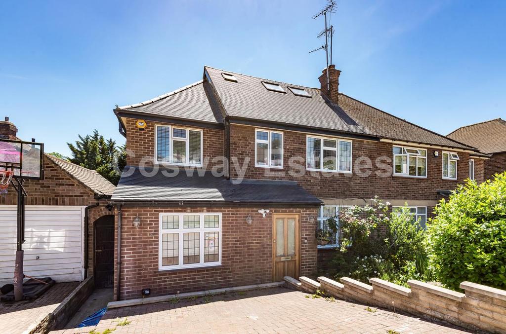 The Reddings, Mill Hill 5 bed semidetached house £1,395,000