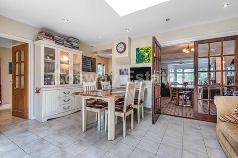 34 Wise Lane, London, NW7 2RE