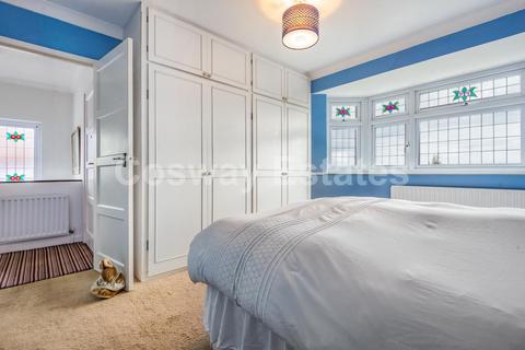 34 Wise Lane, London, NW7 2RE
