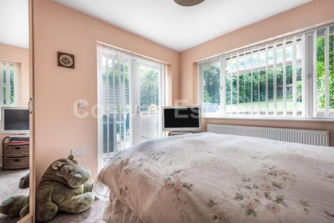 34 Wise Lane, London, NW7 2RE
