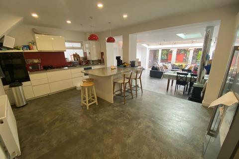 33 Ramillies Road, London, NW7 4LY