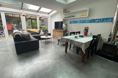 33 Ramillies Road, London, NW7 4LY