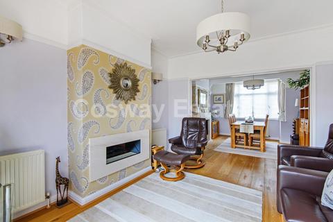 5 Aberdare Gardens, London, NW7 1DS