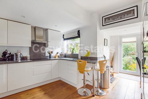 5 Aberdare Gardens, London, NW7 1DS