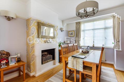 5 Aberdare Gardens, London, NW7 1DS