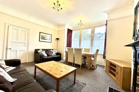 2 bedroom ground floor maisonette to rent, Cunningham Park, Harrow HA1