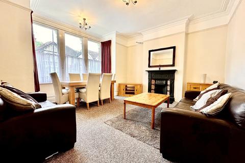 2 bedroom ground floor maisonette to rent, Cunningham Park, Harrow HA1