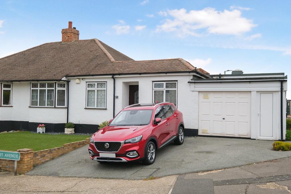Chalk Pit Avenue, Orpington 3 bed semidetached bungalow £435,000