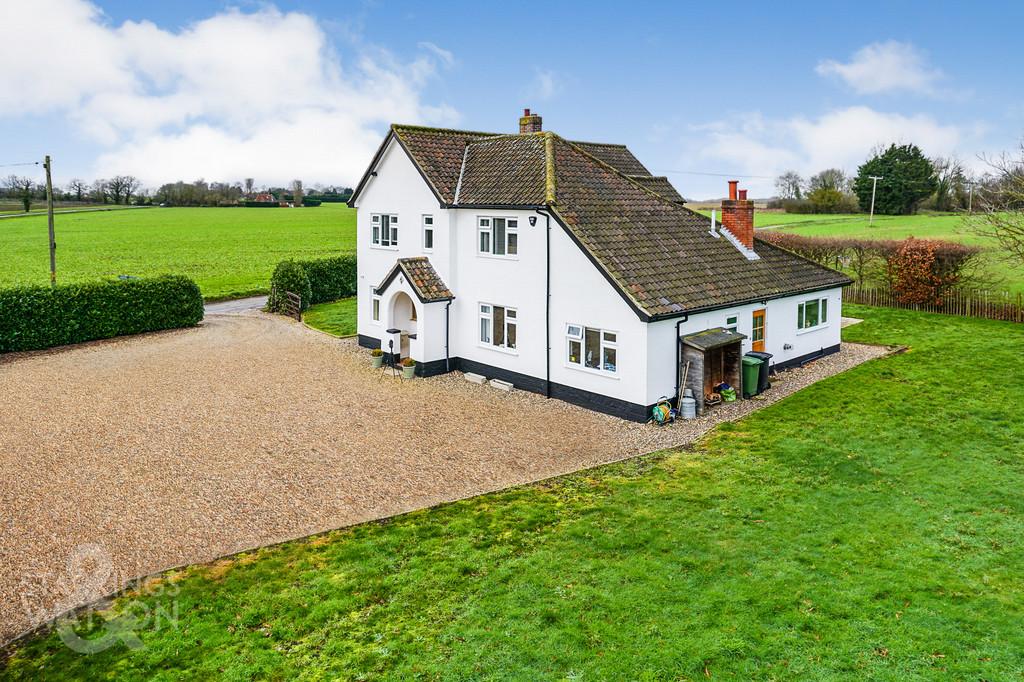 Green Lane, Wicklewood, Wymondham 5 bed detached house for sale £650,000