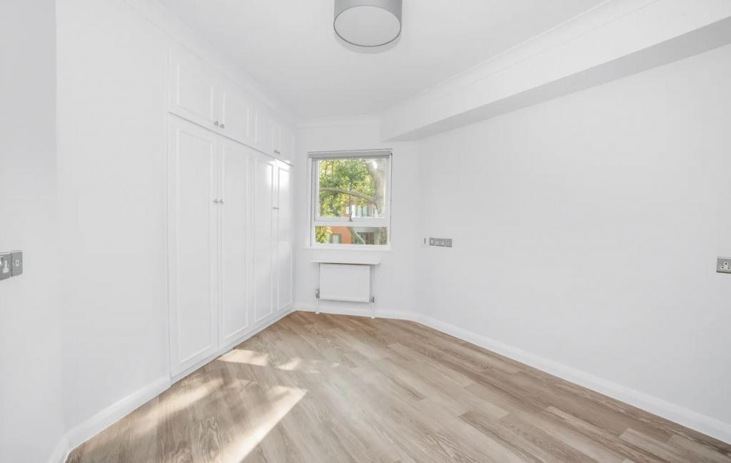 Heathside, Finchley Road, Golders Green NW11 1 bed flat £2,349 pcm (£