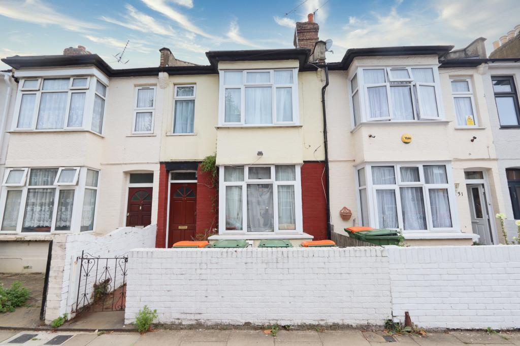 Dersingham Avenue, London, E12 2 bed apartment £1,150 pcm (£265 pw)