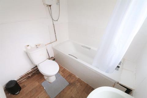 102 Edith Road, Smethwick, B66 4QY