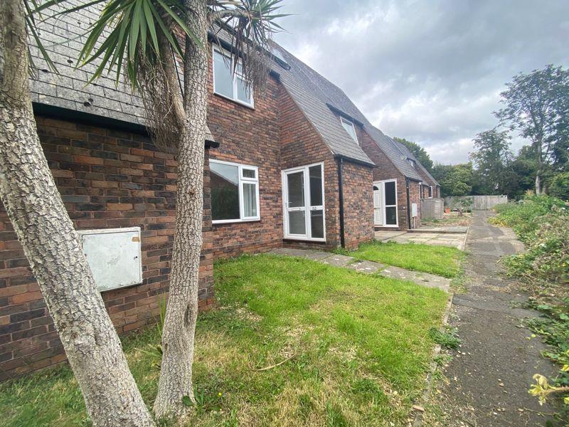 Maplehurst Road, Chichester 3 bed terraced house £1,195 pcm (£276 pw)