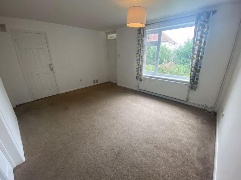Maplehurst Road, Chichester 3 bed terraced house £1,195 pcm (£276 pw)
