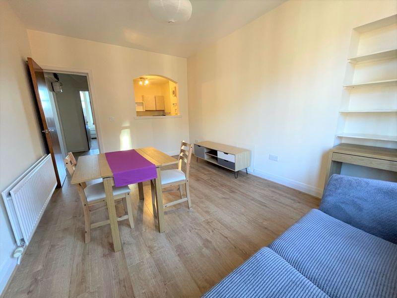Kildonan Drive, Partick, Glasgow 1 bed apartment £700 pcm (£162 pw)