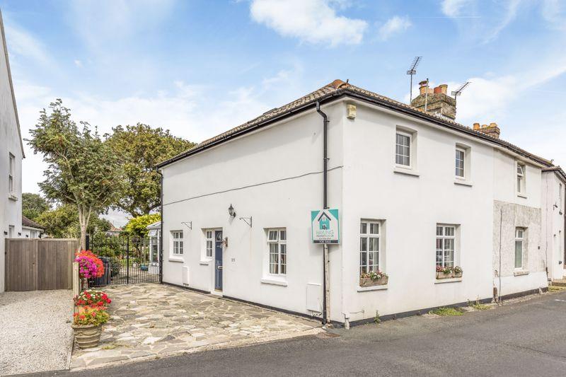 35 Salterns Lane, Hayling Island 3 bed semidetached house £375,000