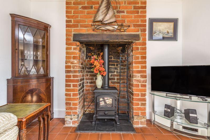 35 Salterns Lane, Hayling Island 3 bed semidetached house £375,000