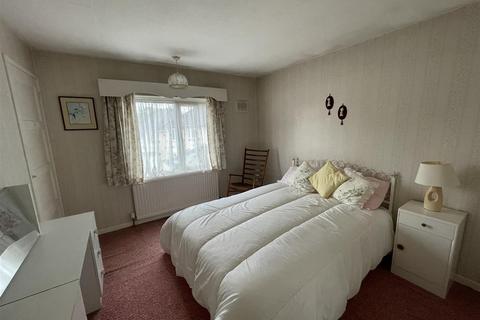 16 Cuffling Drive, Leicester, LE3 6NF