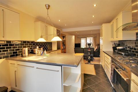 1 Dale Close, Gloucester, GL4 6UR