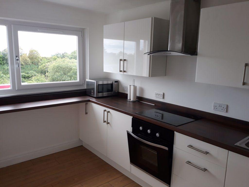 West Baldridge Road, Dunfermline 2 bed flat £550 pcm (£127 pw)