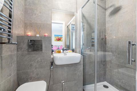 50 Lambert Avenue, Richmond, TW9 4QU