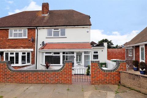 10 Cheviot Close, Bexleyheath, DA7 6SP